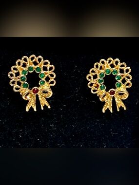 Vintage Avon Christmas Wreath Earrings